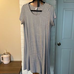 Old navy flowy t-shirt dress